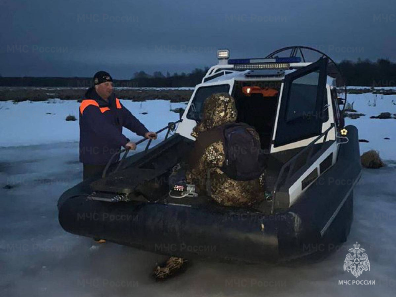 Вечером на водоёмах Новгородского района произошло три ЧП: один человек погиб